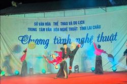 Nghệ thuật về th&ocirc;n bản, lan tỏa sắc m&agrave;u văn h&oacute;a Lai Ch&acirc;u