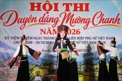 Phụ nữ Mường Chanh duy&ecirc;n d&aacute;ng trong sắc m&agrave;u truyền thống