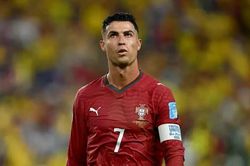 Ronaldo bị đ&igrave;nh chỉ 30 ng&agrave;y v&igrave; tự &yacute; rời đội tuyển