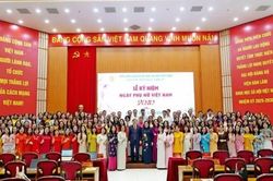 Viện H&agrave;n l&acirc;m Khoa học x&atilde; hội Việt Nam t&ocirc;n vinh những đ&oacute;ng g&oacute;p của phụ nữ