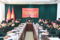 Kiểm tra c&ocirc;ng t&aacute;c Đảng, c&ocirc;ng t&aacute;c ch&iacute;nh trị v&agrave; thực hiện d&acirc;n chủ ở cơ sở tại Bộ CHQS th&agrave;nh phố Quảng Ninh