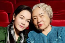 Nhật Kim Anh x&uacute;c động đ&oacute;n ng&agrave;y 20/10 b&ecirc;n cạnh 'người đặc biệt'