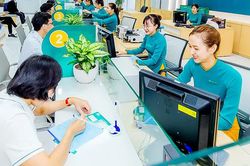 Giảm l&atilde;i suất, tiếp sức doanh nghiệp