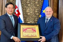 TPHCM th&uacute;c đẩy hợp t&aacute;c văn h&oacute;a, quản trị đ&ocirc; thị với c&aacute;c địa phương Slovakia