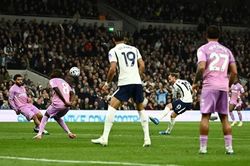 Tottenham thắng trận đầu ti&ecirc;n nhờ m&agrave;n t&aacute;i xuất sau 536 ng&agrave;y