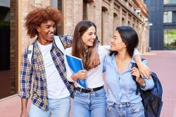 Thu hẹp khoảng c&aacute;ch về sự tự tin trong hỗ trợ sinh vi&ecirc;n du học tại Australia