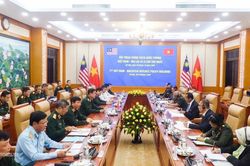Việt Nam-Malaysia lần đầu ti&ecirc;n Đối thoại Ch&iacute;nh s&aacute;ch Quốc ph&ograve;ng