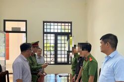 Quảng Ng&atilde;i: T&agrave;i xế taxi sử dụng rượu bia, g&acirc;y tai nạn khiến c&ocirc;ng nh&acirc;n bị thương nặng