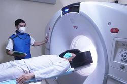 M&aacute;y PET/CT tiền tỷ h&oacute;a 'đống sắt' v&igrave; thiếu thuốc, bệnh nh&acirc;n ung thư chạy đ&ocirc;n chạy đ&aacute;o t&igrave;m nơi chụp