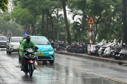 Kh&ocirc;ng kh&iacute; lạnh tr&agrave;n về g&acirc;y mưa r&agrave;o