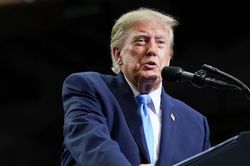 Tỷ lệ ủng hộ của Tổng thống Mỹ Trump xuống mức thấp kỷ lục ngay trước thềm bầu cử