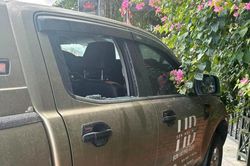 Bắt giữ 3 nghi can li&ecirc;n quan vụ đập vỡ k&iacute;nh loạt &ocirc; t&ocirc;