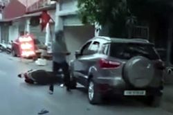 Điều tra vụ người đ&agrave;n &ocirc;ng đ&acirc;m li&ecirc;n tiếp người trong &ocirc; t&ocirc; giữa phố H&agrave; Nội