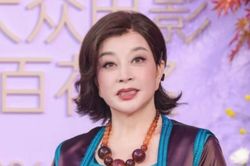 'V&otilde; Tắc Thi&ecirc;n' Lưu Hiểu Kh&aacute;nh k&iacute;n lịch lưu diễn bất chấp ồn &agrave;o kiện tụng