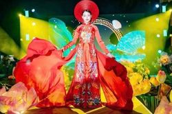 NTK Cao Thu Vân ra mắt 5 mẫu áo dài nhận diện Xứ Thanh