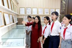 'Lớp học vĩnh hằng 21-10': B&agrave;i giảng dang dở h&oacute;a th&agrave;nh bất tử