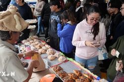 B&aacute;nh pan de muerto - hương vị nối đ&ocirc;i bờ sinh tử tại Mexico