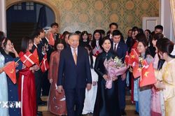 Tổng B&iacute; thư, Chủ tịch nước v&agrave; Phu nh&acirc;n gặp cộng đồng người Việt tại Đan Mạch, Iceland v&agrave; Nam Thuỵ Điển