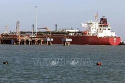 Giới chuy&ecirc;n gia: Eo biển Hormuz c&oacute; thể trở n&ecirc;n 'dư thừa' trong 5 năm tới