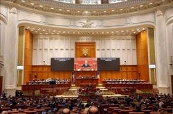 Romania ph&ecirc; chuẩn ch&iacute;nh phủ mới, chấm dứt nhiều th&aacute;ng bế tắc ch&iacute;nh trị