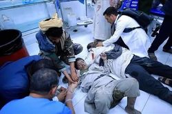 Houthi ph&oacute;ng 3 t&ecirc;n lửa v&agrave;o căn cứ qu&acirc;n sự Yemen