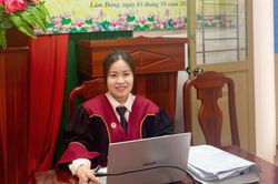 Nữ Thẩm ph&aacute;n tận t&acirc;m, bản lĩnh, hết l&ograve;ng v&igrave; c&ocirc;ng việc