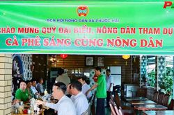 'C&agrave; ph&ecirc; s&aacute;ng c&ugrave;ng n&ocirc;ng d&acirc;n'