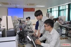 Đưa kinh nghiệm quốc tế v&agrave;o đổi mới đ&agrave;o tạo ng&agrave;nh C&ocirc;ng Thương