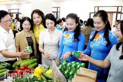 N&acirc;ng cao quyền năng kinh tế cho phụ nữ
