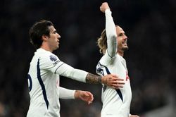 Maddison - Marmoush lập si&ecirc;u phẩm, Tottenham c&oacute; chiến thắng đầu ti&ecirc;n ở Ngoại hạng Anh
