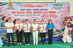 C&ocirc;ng đo&agrave;n phường Pleiku n&acirc;ng cao nhận thức chăm s&oacute;c sức khỏe cho lao động nữ