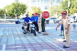 X&atilde; Cam L&acirc;m phối hợp tổ chức chương tr&igrave;nh đ&agrave;o tạo kỹ năng l&aacute;i xe m&ocirc; t&ocirc;, xe gắn m&aacute;y an to&agrave;n
