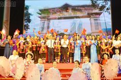 Gặp mặt, giao lưu văn nghệ giữa Hội Li&ecirc;n hiệp Phụ nữ phường L&agrave;o Cai v&agrave; Hội Li&ecirc;n hiệp Phụ nữ huyện H&agrave; Khẩu