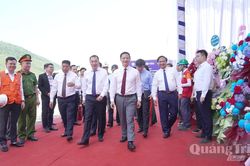 Khởi c&ocirc;ng dự &aacute;n Nh&agrave; m&aacute;y nhiệt điện LNG Quảng Trạch II