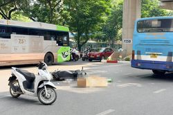 H&agrave; Nội: Ng&atilde; ra đường sau va chạm, c&ocirc; g&aacute;i bị xe bu&yacute;t c&aacute;n tử vong tr&ecirc;n đường Xu&acirc;n Thủy