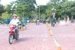 An Giang: 400 c&aacute;n bộ, c&ocirc;ng chức được đ&agrave;o tạo kỹ năng l&aacute;i xe an to&agrave;n