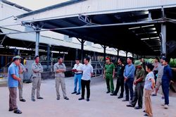 Quảng Trị: Trang trại g&agrave; vẫn g&acirc;y m&ugrave;i h&ocirc;i, y&ecirc;u cầu khắc phục trước 23/10