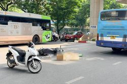 Tai nạn giao th&ocirc;ng 20/10: Ng&atilde; ra đường sau va chạm, c&ocirc; g&aacute;i bị xe bu&yacute;t c&aacute;n tử vong