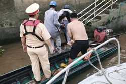 CSGT T&acirc;y Ninh kịp thời cứu nam thanh ni&ecirc;n nhảy cầu Bến Lức
