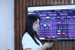 Chứng kho&aacute;n ng&agrave;y 20/10: Lực cầu cuối phi&ecirc;n gi&uacute;p VN-Index đảo chiều 