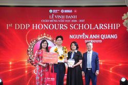 Nam sinh Học viện T&agrave;i ch&iacute;nh đạt GPA tuyệt đối, gi&agrave;nh 'c&uacute; đ&uacute;p' thủ khoa