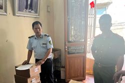 H&agrave; Nội: Lực lượng quản l&yacute; thị trường tạm giữ gần 2.900 t&uacute;i x&aacute;ch c&oacute; dấu hiệu giả mạo nhiều nh&atilde;n hiệu nổi tiếng