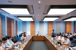 Ho&agrave;n thiện ph&aacute;p luật theo hướng bảo đảm cạnh tranh l&agrave;nh mạnh v&agrave; an to&agrave;n hệ thống điện
