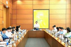 Ho&agrave;n thiện thể chế, cải thiện m&ocirc;i trường đầu tư, kinh doanh