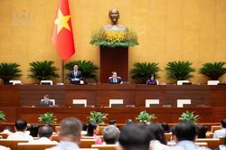 Gỡ điểm nghẽn kinh doanh, kiểm so&aacute;t quyền lực thị trường ra sao?