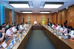 Gi&aacute; điện phải minh bạch, kh&ocirc;ng dồn rủi ro sang người sử dụng