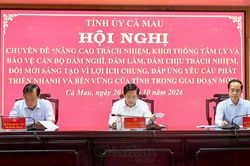 C&agrave; Mau khơi th&ocirc;ng t&acirc;m l&yacute;, bảo vệ c&aacute;n bộ d&aacute;m nghĩ, d&aacute;m l&agrave;m v&igrave; lợi &iacute;ch chung