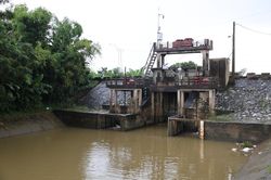 Thanh H&oacute;a ứng ph&oacute; x&acirc;m nhập mặn - B&agrave;i 1: Canh con nước, giữ nguồn ngọt giữa m&ugrave;a mặn
