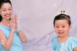 MC Quỳnh Chi v&agrave; con g&aacute;i 2 tuổi đ&aacute;ng y&ecirc;u trong ng&agrave;y Phụ nữ Việt Nam 20/10
