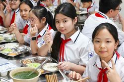 H&agrave; Nội chốt mức thu tối đa loạt dịch vụ trường học